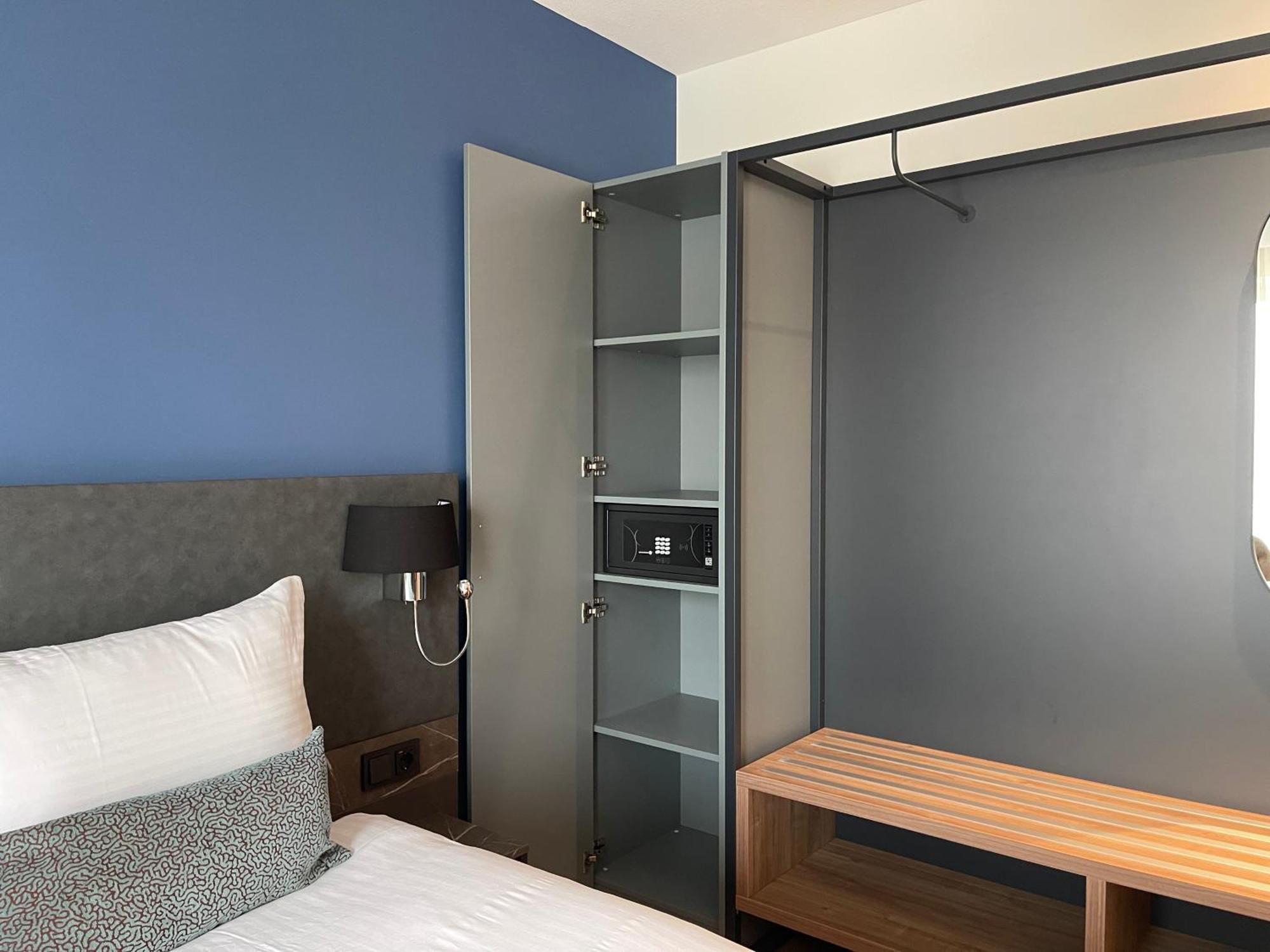 Ozo Hotels Antares Airport Hoofddorp Exterior photo
